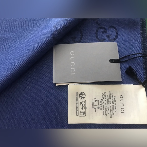 BNWT GUCCI SCARF - Picture 10 of 16